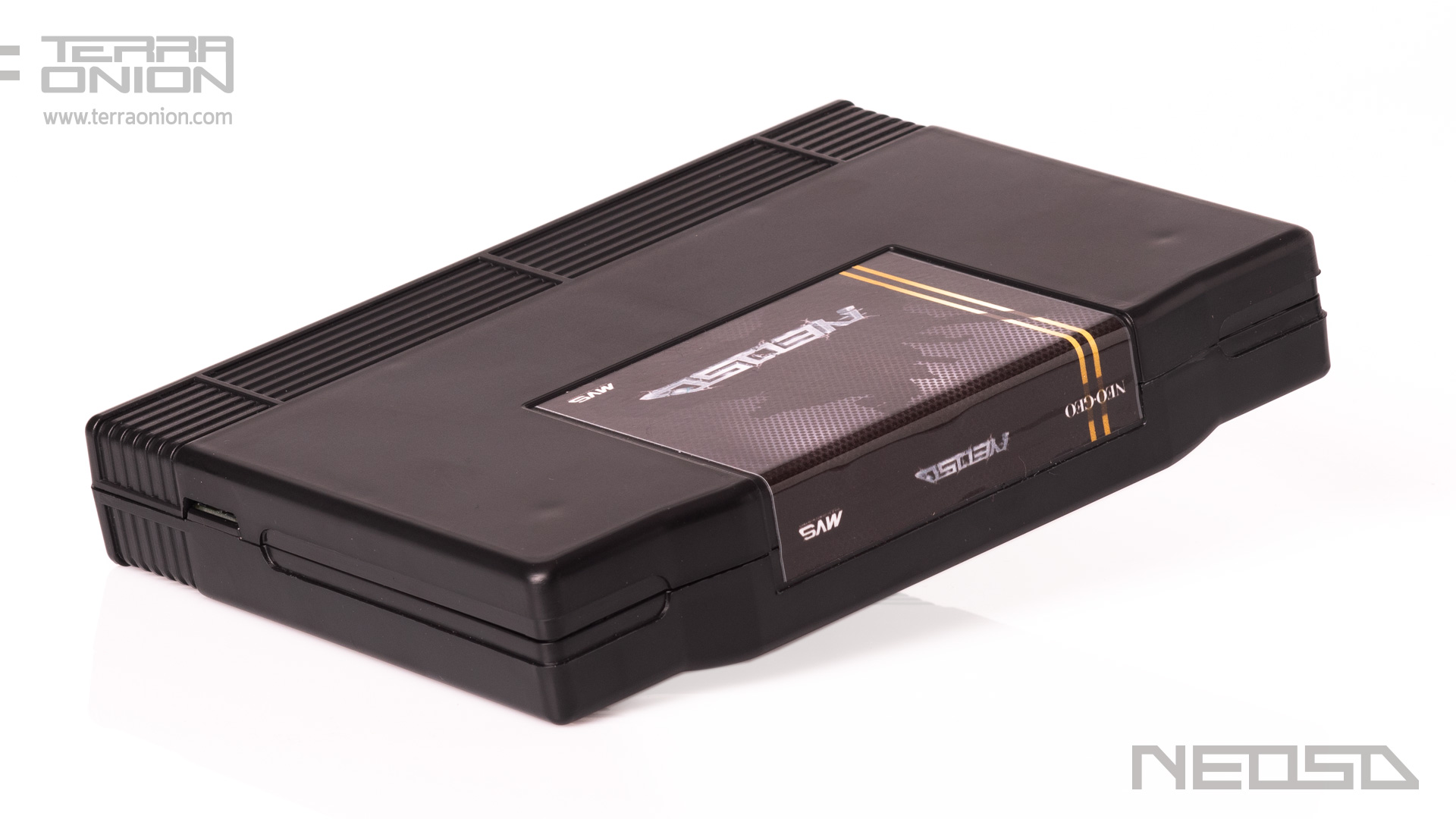 <b>El primer cartucho flash</b> para Neo Geo MVS.